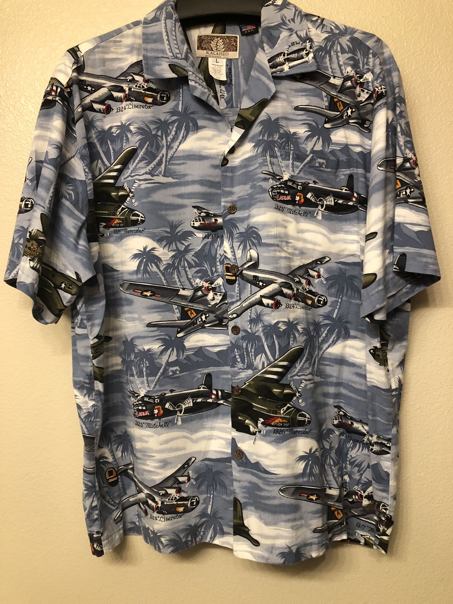 KALAHEO Hawaiian Shirt Size L WWII War planes bombers Hawaii B17 B25 B24.  Measurements: lay flat  . Shoulder length: 21” . Sleeve length: 10.5” . Pit