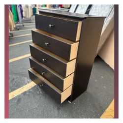 5 drawers dresser / Five drawers dresser