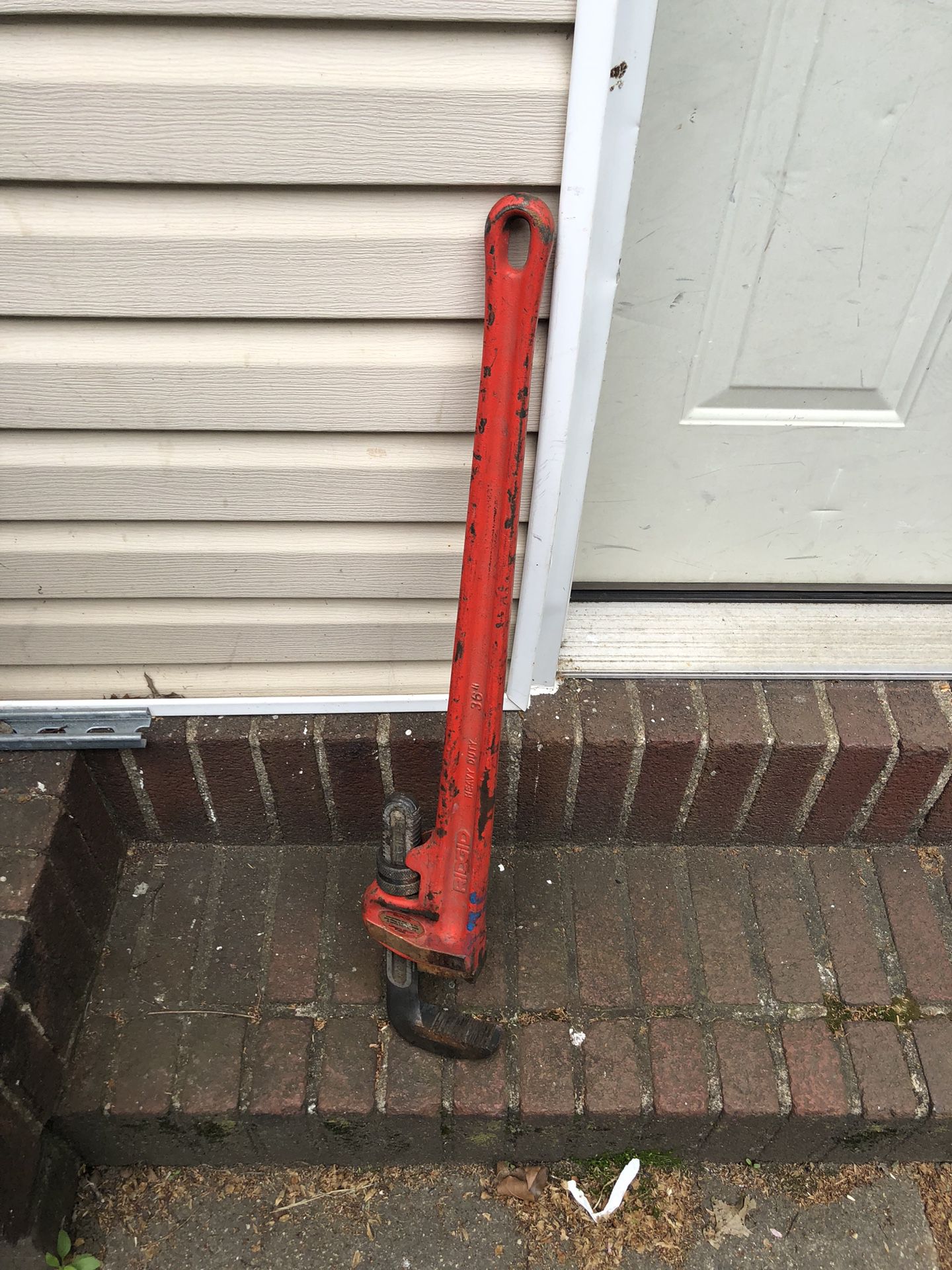 ridgid 36” heavy duty pipe wrench. price is firm at 80$ 