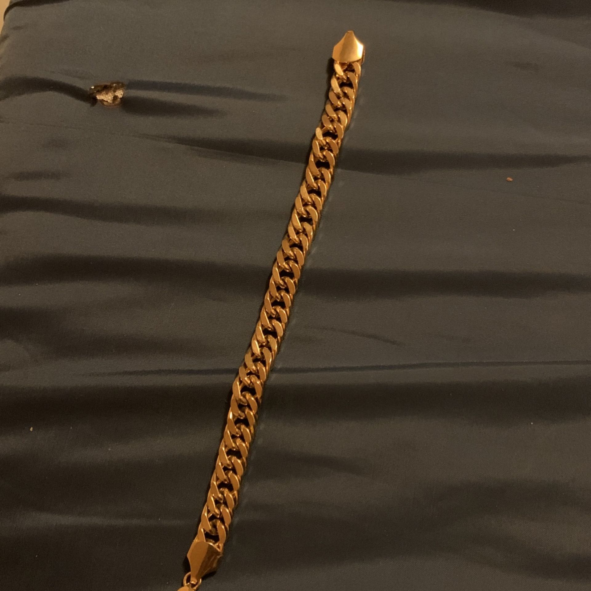 A 14 K Gold Bracelet 