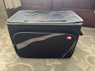 Igloo Soft Cooler With Hard Interior 