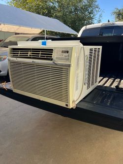 Lg Air Conditioner with remote