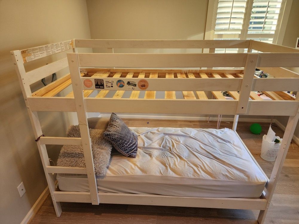 Bunk Bed with 2 Twin Mattresses 