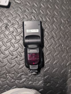 Newer Speedlight (NW-660 v3)