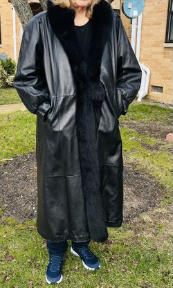 Coat: Leather w/fox Collar & Trim