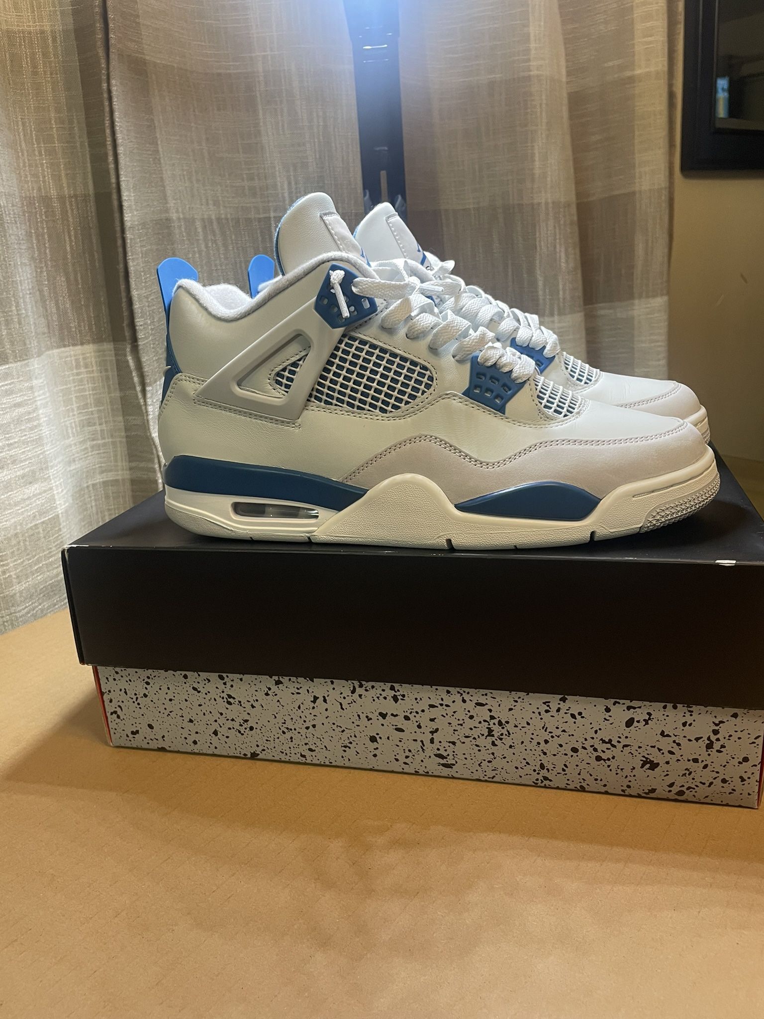 Awesome Brand New Nike Air Jordan 4 Retro Military Blue Men's size 10.5 with Original Box