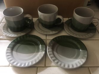 3 mugs and 5 saucers