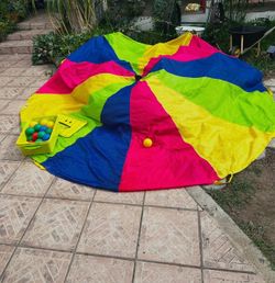 Lakeshore Large Deluxe Parachute 🪂 plus balls ⚽️