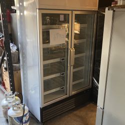 Upright Display Cooler