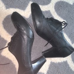 Classy Oxford Heels- Women’s Size 9.5