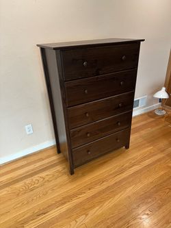 FREE Dresser (5 drawers)