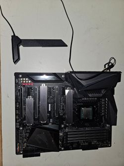 Intel i7-9700K + Gigabyte Z390 Aorus Ultra + Corsair Dominator Platinum RGB 32GB (4×8GB) DDR4-3200 + Thermaltake Floe Riing RGB 240 AIO