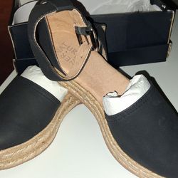 Waverly Black Shoes Size 6 (New)