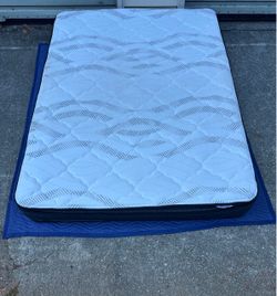 Full size Pillowtop mattress (Delivery available!)