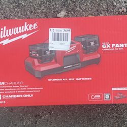 M18 18V Dual Bay Simultaneous Super Charger