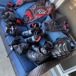 Snowboard Boots And Protective Gear 