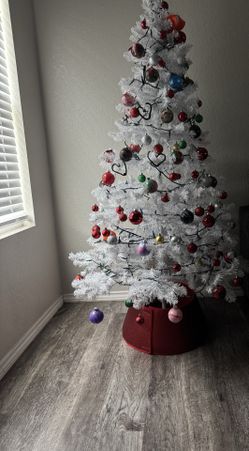 White Christmas tree