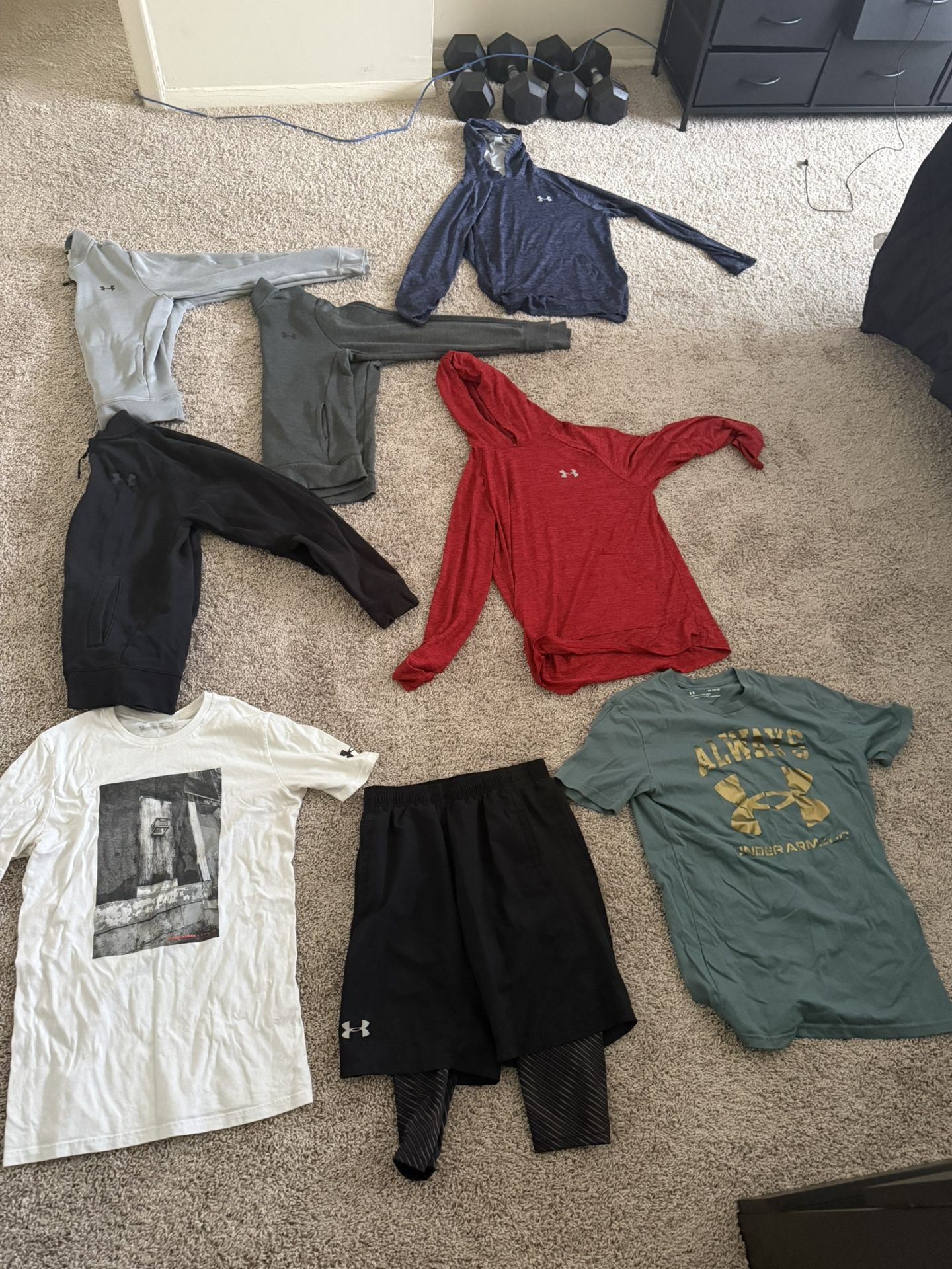Men’s under armour clothes size small