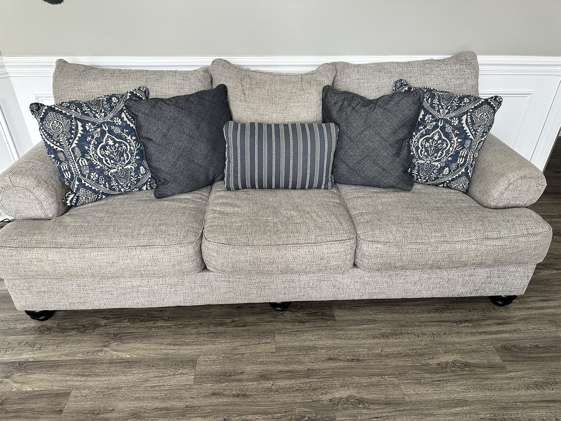 Ashley Furniture Morren Sofas & Loveseat
