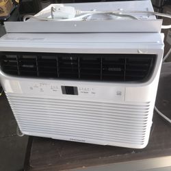 10,000 Btus Window Air Condition $250