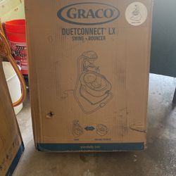 Graco swing and Bouncer 