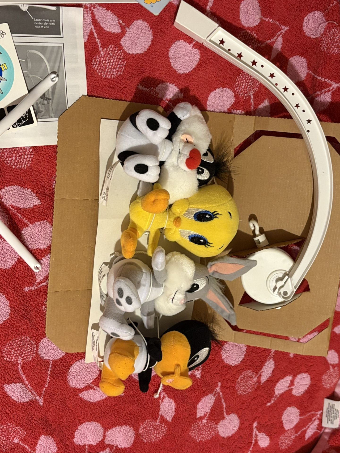 Baby Looney Tunes Vintage Crib Mobile