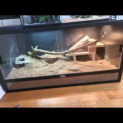 Reptile enclosure / cage