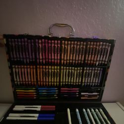 art supply with all crayon colors 