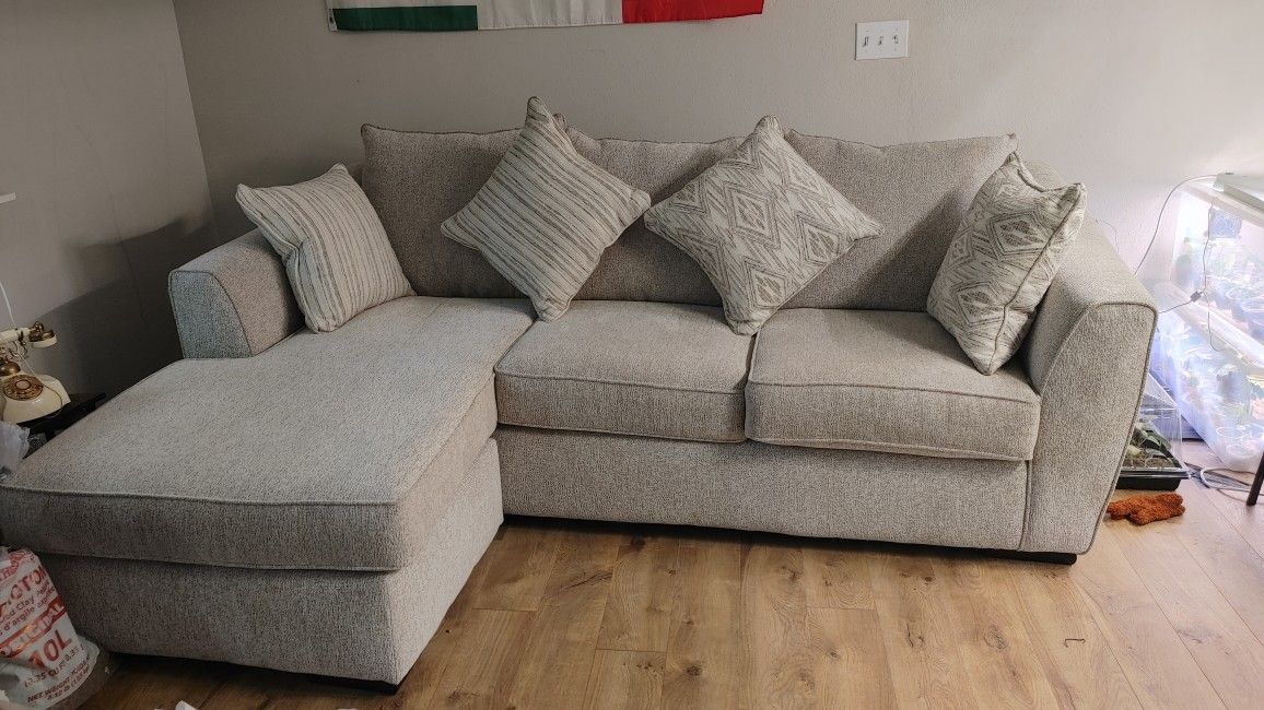 Old Cannery Sofa With Reversible Chaise