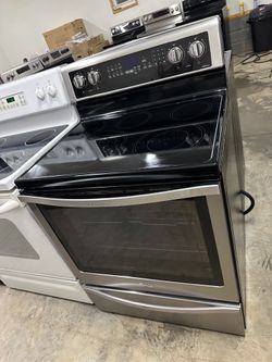Whirlpool Stainless Steel Smooth Top Range 