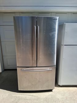 SAMSUNG STAINLESS STEEL FRIDGE ONLY $350