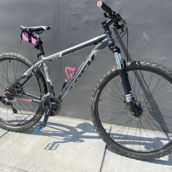 Beautiful Bicycle Trek Marlin By Gary Fisher 