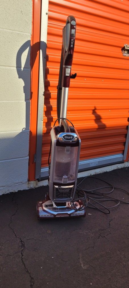 shark pet vaccum