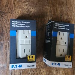 Eaton 15 -Amp 125-volt Tamper Resistant AFCI Residential/Commerciak Decorator Outlet , Light almond