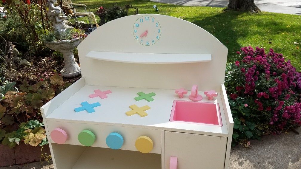 KIDS WOOD KITCHEN PLAYSET W 34 PC DISHES/ FOOD