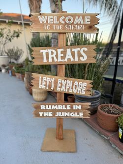 *NEW* Custom-Made Safari Directional Wood Sign