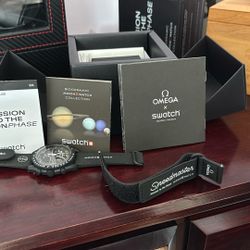 Omega x Swatch Moon Watch Snoopy Black - NIB w/ Extra Swatch OEM strap