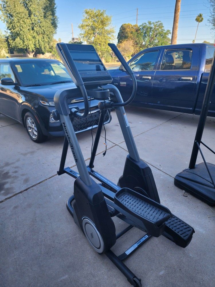 Nordictrack FS14i Elliptical (Used)