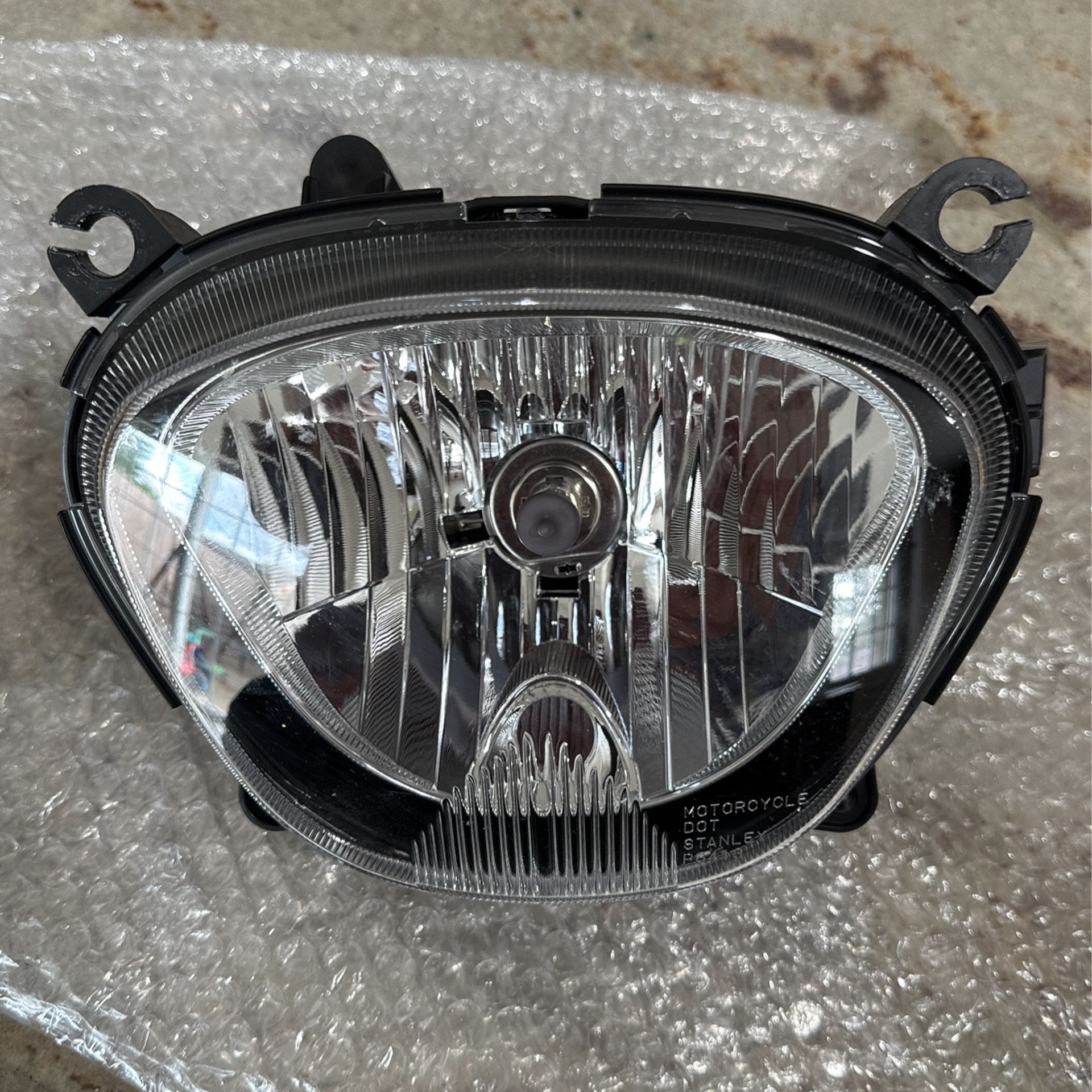 Suzuki Boulevard M109R Headlight