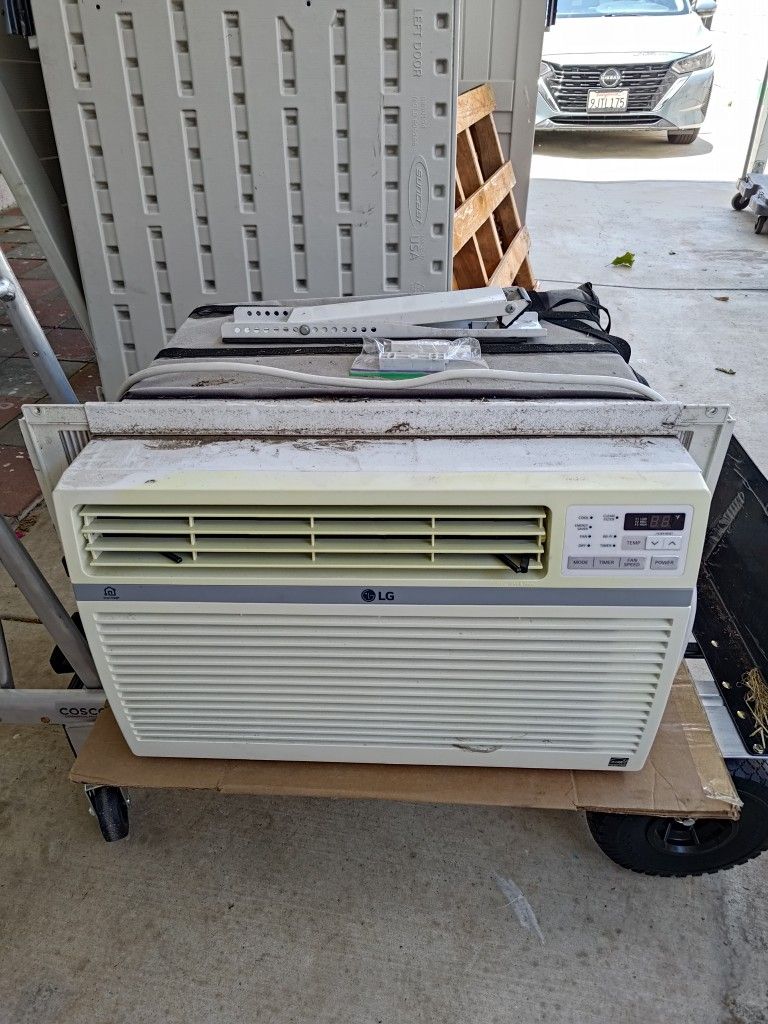 Window or Wall Mount LG Smart AC Air Conditioner for Medium to Large Room with Wi-Fi Control Access + Mounting Bracket