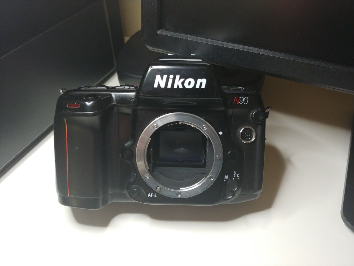 Nikon N90 35mm Film Photography Camera SLR (BODY ONLY)