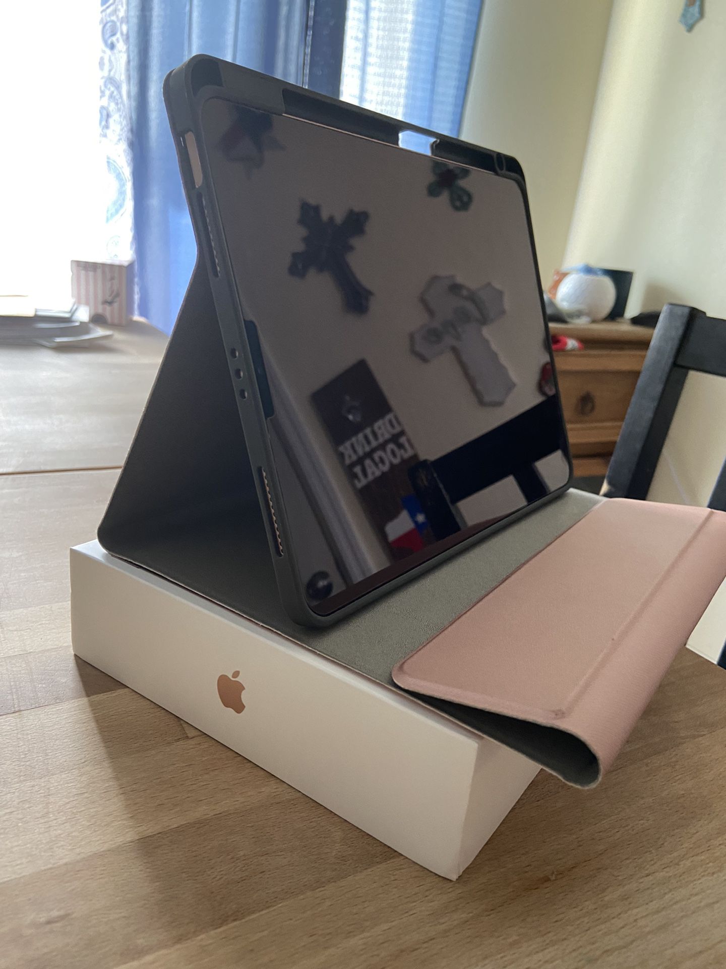 Brand New iPad Cell And Wifi 64GB 
