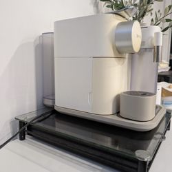 Nespresso Lattissima Pro Coffee Machine  & Coffee Pods Holder 