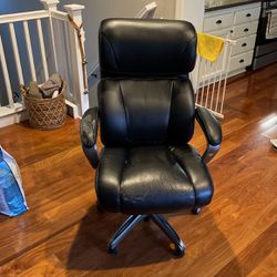 Lazy Boy Office Chair (free)
