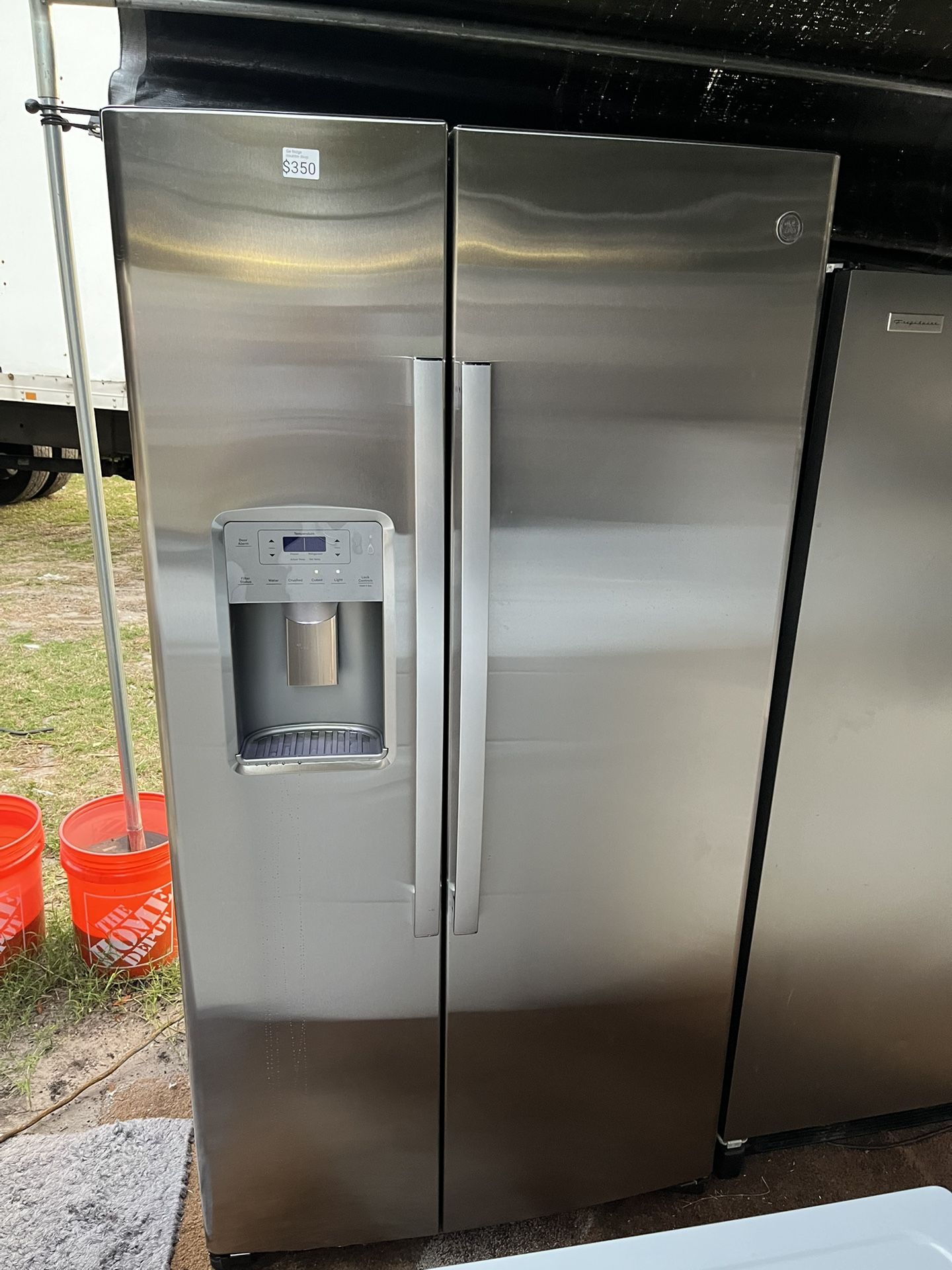 Ge Fridge Counter Deep Stainless Steel Like New / 1 Month Warranty 