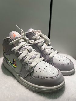 Air Jordan 1 Mid 'Barely Grape White Youth Size:1.5