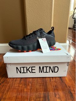 Nike mind 002 size 13M