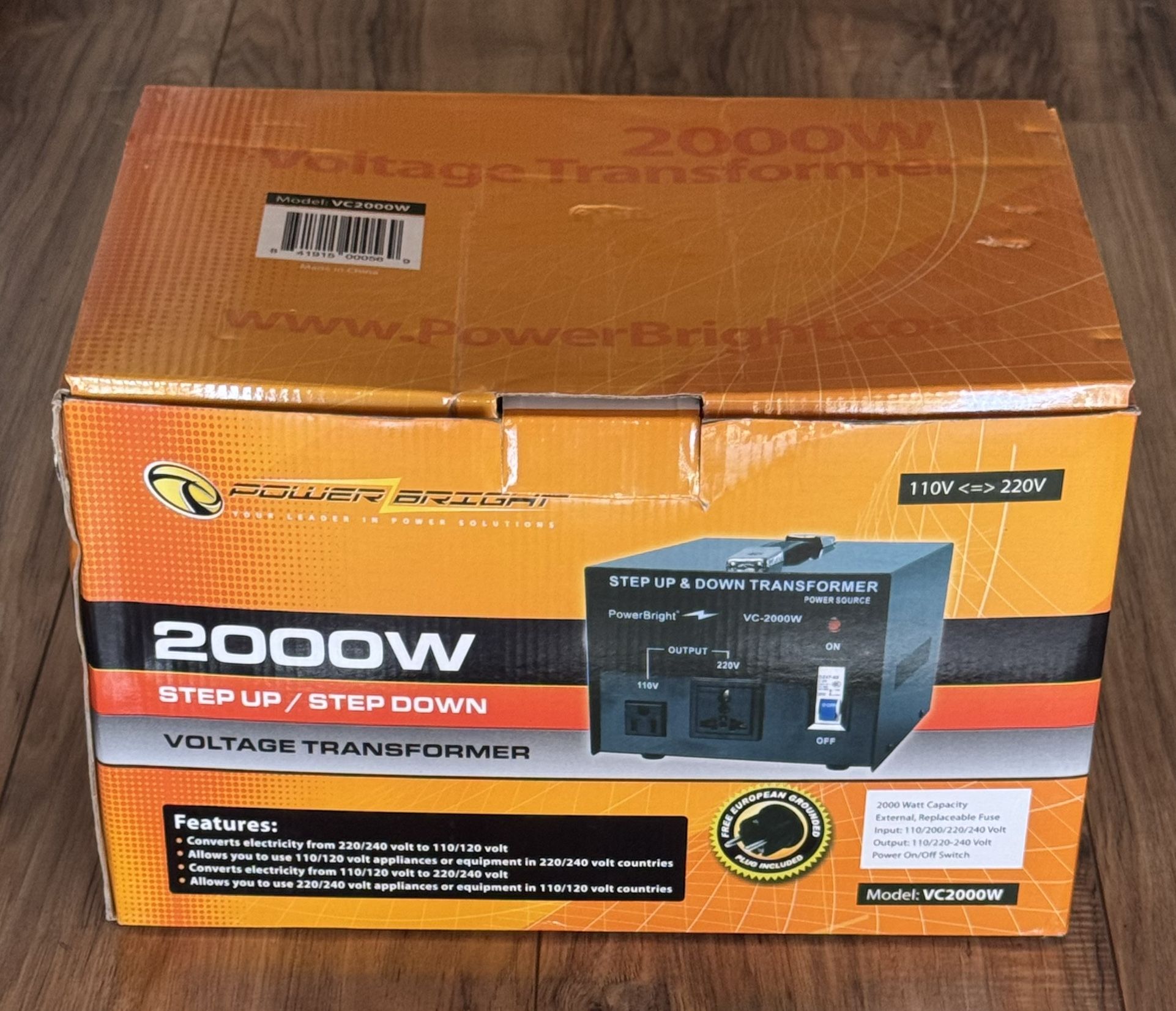 Powerbright VC-2000W Transformer 2000W Step-Up/Down Voltage Transformer w/ Origina Box - Like new condition.