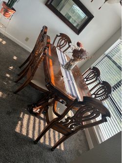 Beautiful Michael Amini dining table and chairs