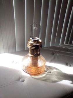 Aladdin 25 Antique Oil Lamp